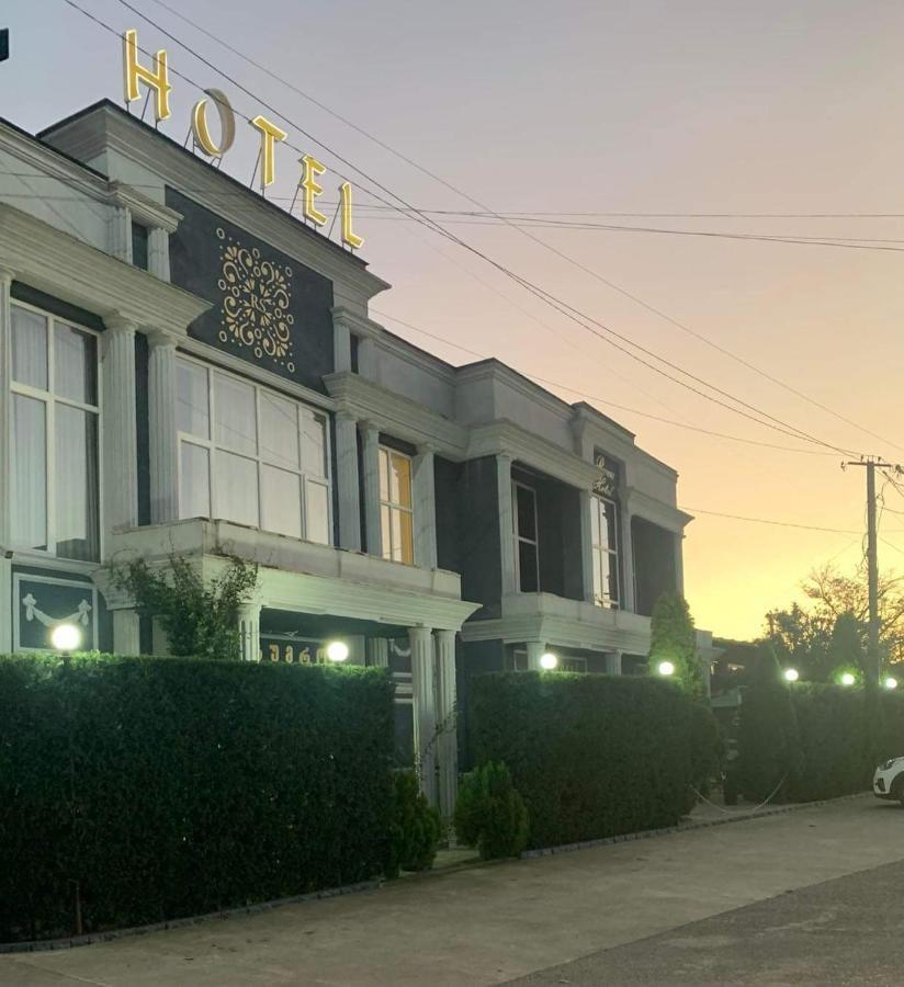 River S Hotel Sugdidi Exterior foto